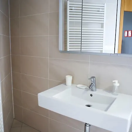 Luxury By Refa Group Hostel