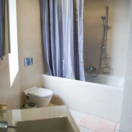 Luxury By Refa Group Hostel