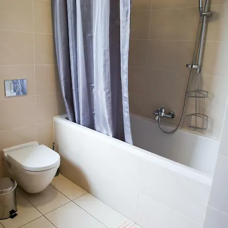 Luxury By Refa Group Hostel